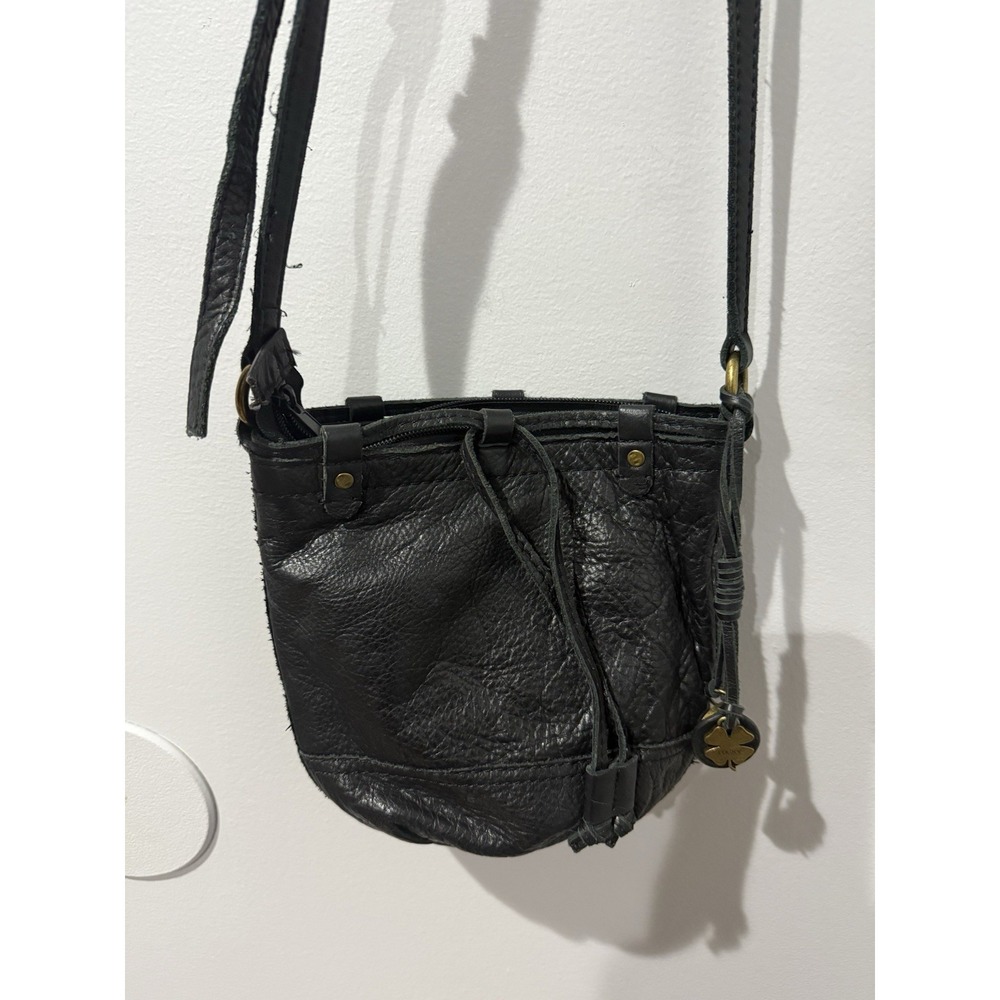 Lucky Brand Black Leather Crossbody Bag Purse Adjustable Strap‎ Charm W